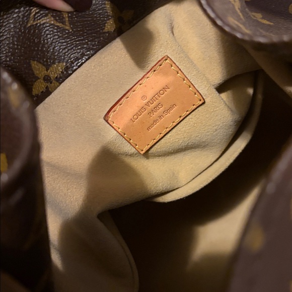 Excellent condition Artsy MM includes box and dust bag - Picture 4 of 8